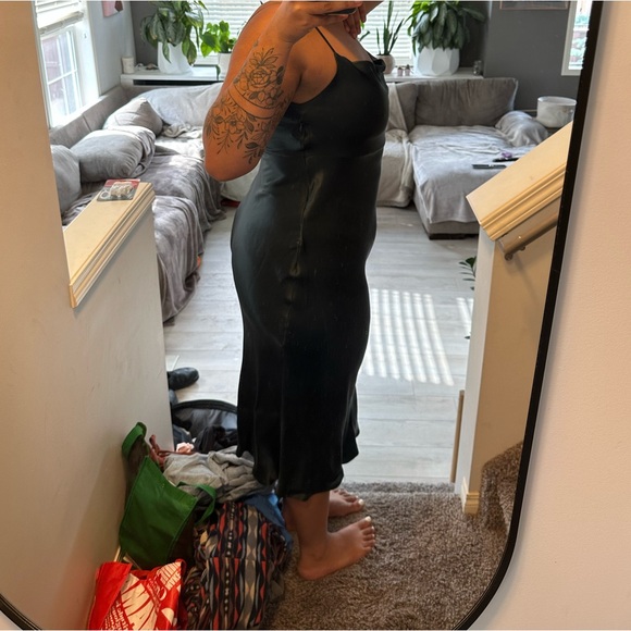 Poshmark Bowen dress - Picture 5 of 5